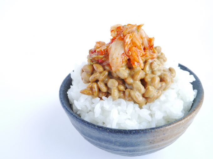 納豆キムチを乗せたご飯