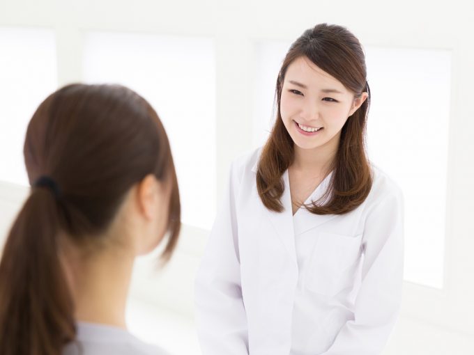 助産師に相談する患者