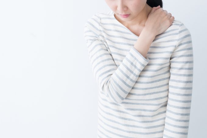 肩こり　女性