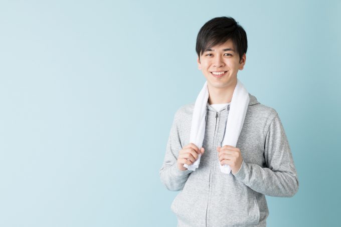 ダイエットに挑戦している男性