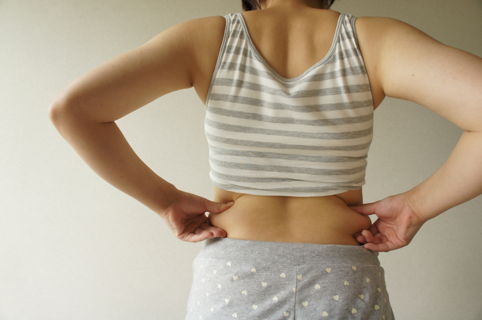 はばたき運動で背中痩せ おばちゃん体型の原因 背脂 を解消 ダイエット魂