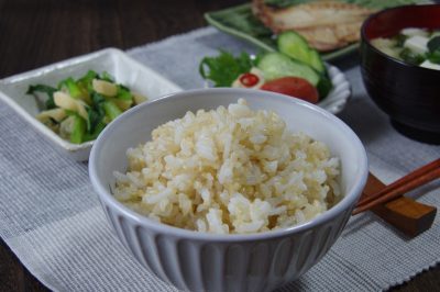 発芽玄米ご飯の食卓